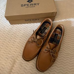 Brand new, never been worn Sperrys